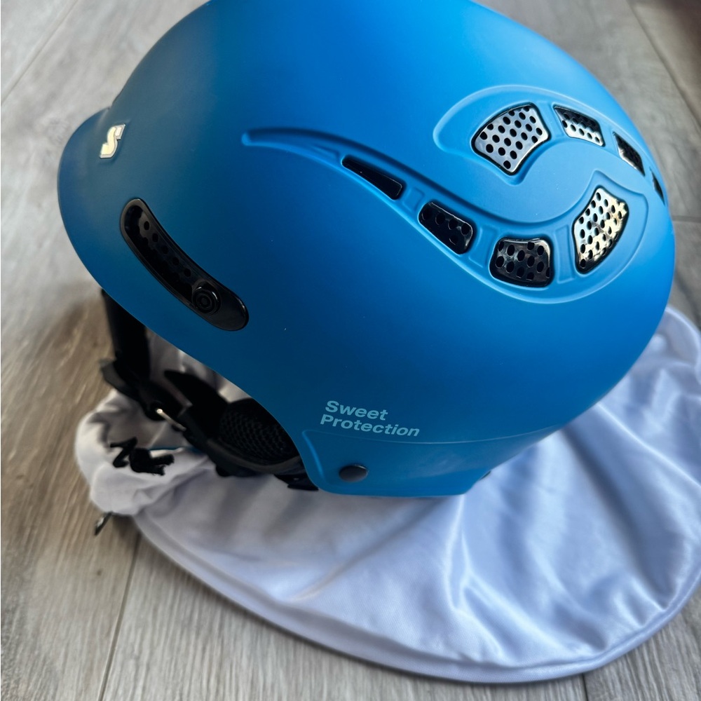 Sweet Protection Mips Helmet with built in speaker inserts